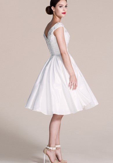 Abito a-line a spalle a spalle con perline