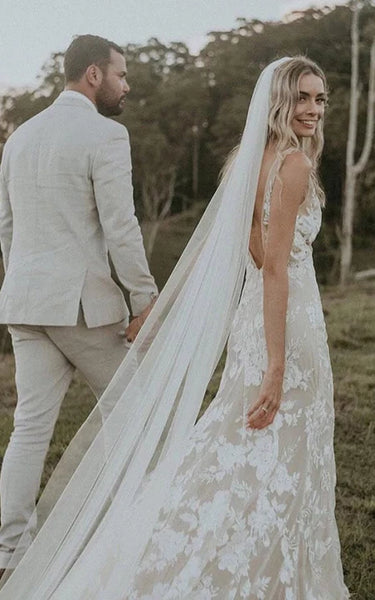 Robe de mariée champêtre en dentelle sans manches à col en V