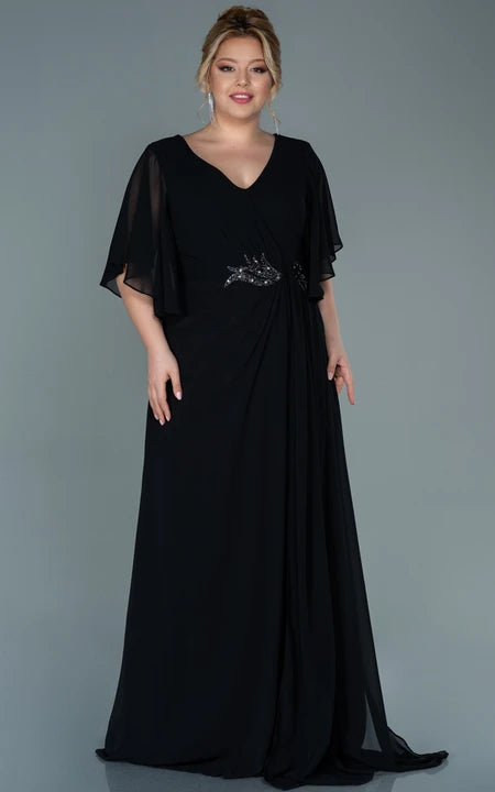 Empire-Kleid aus Chiffon mit V-Ausschnitt und Fledermausärmeln und Rüschen in Übergröße für die Brautmutter
