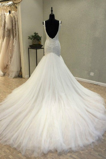 Svatební šaty bez zad s mořskou pannou, srdíčkovým výstřihem, ramínky a krajkovými aplikacemi