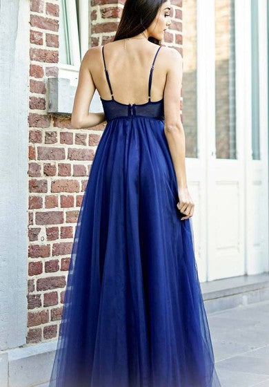 Tylové šaty do země áčkového střihu bez rukávů moderní formální s aplikacemi