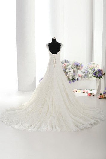 Šaty trumpetového střihu s krajkou a krátkými rukávy, se šněrováním na zádech