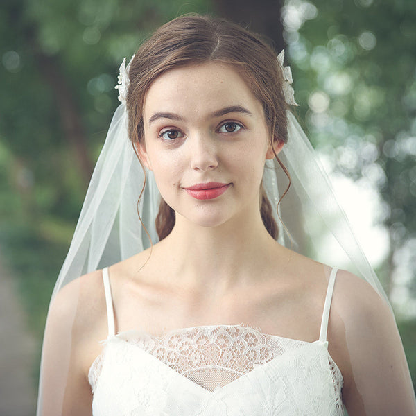 Simple Style Mid-length Beaded Veil 