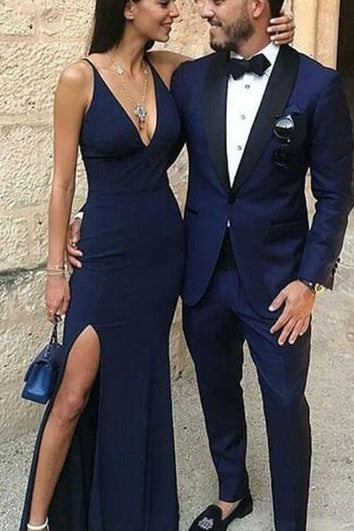 Dlouhé těsné večerní šaty z džerseje bez rukávů s jednoduchým designem a rozparkem vpředu