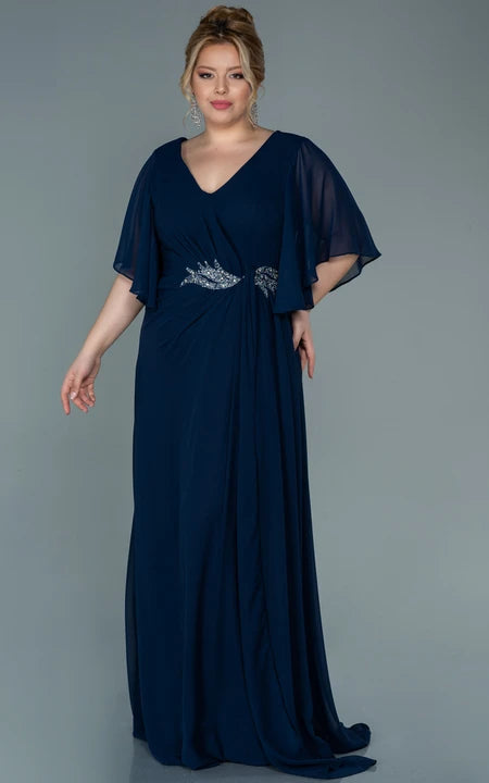 Empire-Kleid aus Chiffon mit V-Ausschnitt und Fledermausärmeln und Rüschen in Übergröße für die Brautmutter