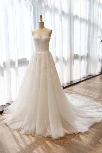 Šaty A-linie bez rukávů se srdíčkovým výstřihem, zipem, tylové a krajkové s květinovými aplikacemi