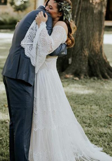 Krajková podlahová svatební šaty A-line s dlouhým rukávem a moderním designem s vlečkou a sklady