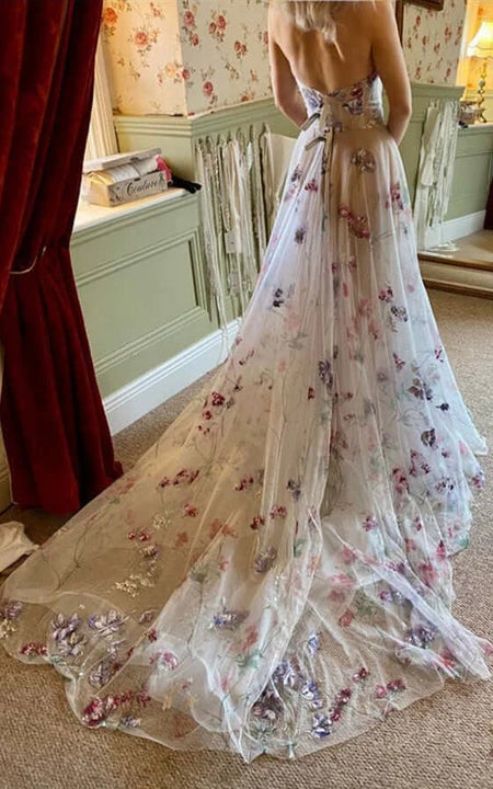 Šaty s rozparkem vpředu ve tvaru srdce, sexy áčkový střih, vícebarevné květinové, bez zad