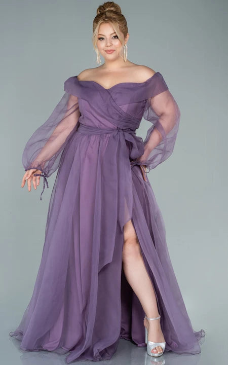 Schulterfreies, vorne geschlitztes Illusion-Kleid in Übergröße mit langen Ärmeln und Reißverschluss auf der Rückseite