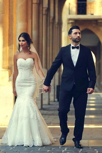 Cinghie corti sirenetta Appliques a campana senza maniche a cuore Spazzola brush Treno schiena vestito in pizzo