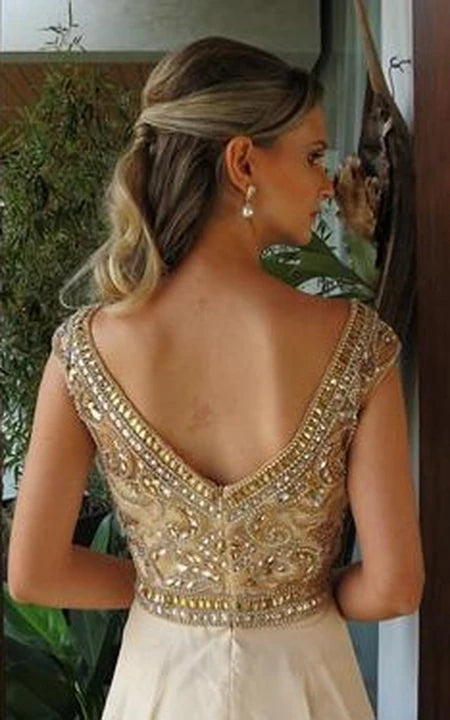 Šaty na večer a ples s čepičkovým rukávem, výstřihem do véčka, áčkovým střihem pod prsy, z šifonu, zdobené korálky a perličkami, růžové