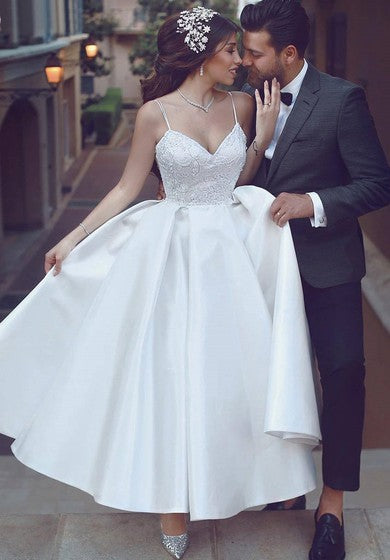 Abito da sposa spaghetti sexy di raso con razza e applique