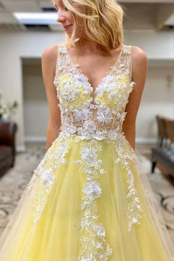 Tylové večerní šaty bez rukávů, délka po zem, áčkový střih, s květinami, na běžné nošení