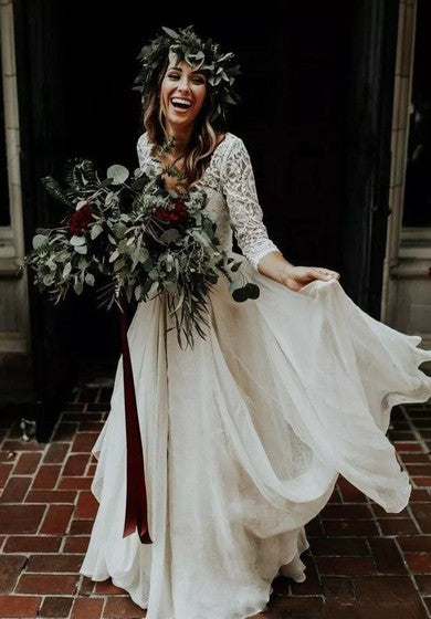 Robe de mariée en dentelle à deux pièces avec col en V et traîne longue au sol, manches 3-4 et dos illusion