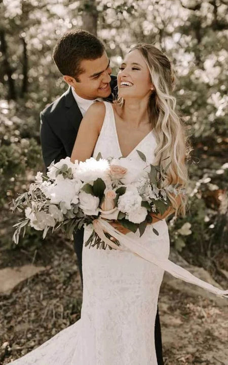 V-Ausschnitt Spitze Ärmelloses Etuikleid Lässiges Brautkleid