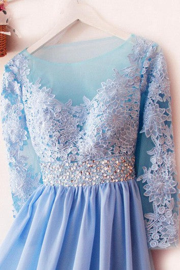 Okouzlující dlouhé šaty z šifonu s aplikacemi a flitry