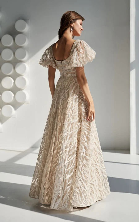 Šaty pouzdrové s krátkým rukávem, áčkový střih s vysokým pasem a hlubokým výstřihem na zádech