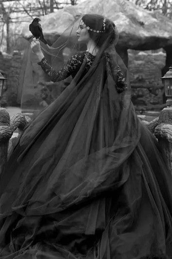 Robe de mariée en dentelle, tulle, bateau, manches longues, longueur au sol, traîne, avec appliques et plis