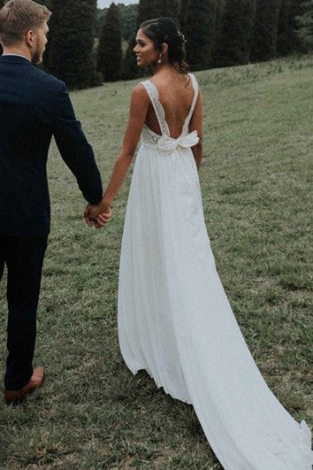 Bohémské Šaty na Svatební Obřad bez Rukávů s Lodičkovým Výstřihem a Volánem s Mašlí