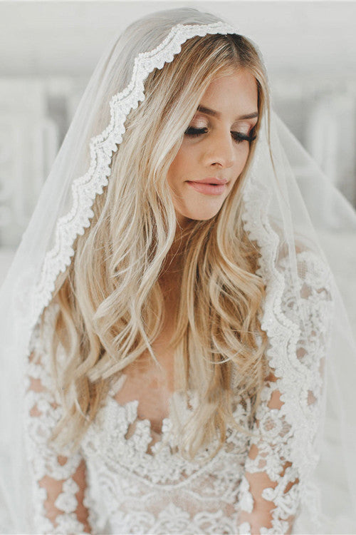 Soft Romantic Wedding Veil with Scalloped Lace Trim