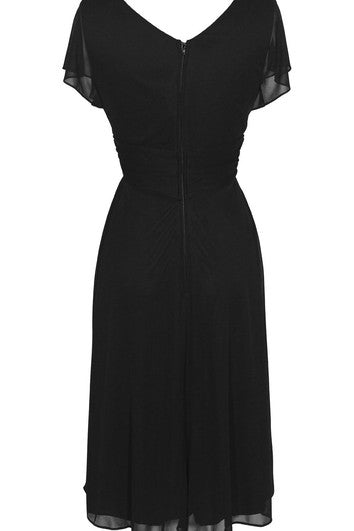 Šaty z šifónu s krátkým rukávem, výstřihem do V a délkou ke kolenům s korálkovou výzdobou