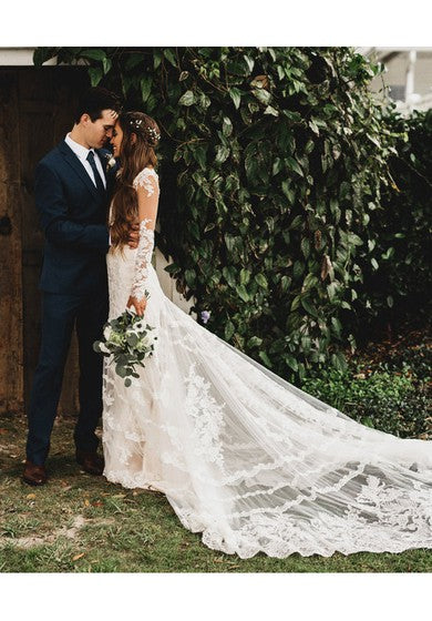 Okouzlující svatební šaty s dlouhými rukávy, bohémským hlubokým výstřihem a katedrálním vlečkou