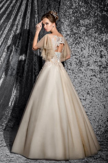 Robe trapèze en organza à manches bouffantes et longueur au sol avec appliqués