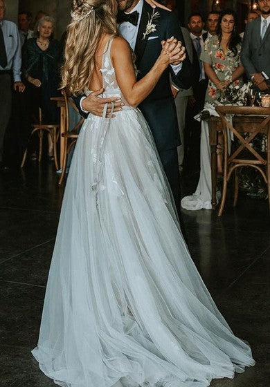 Boho/Hippie Sexy Country V-Neck Tulle A abito da sposa senza maniche a pavimento