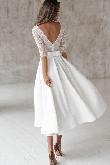 فستان زفاف شاي طول الشاي خطيًا مع راكينغ وشاح