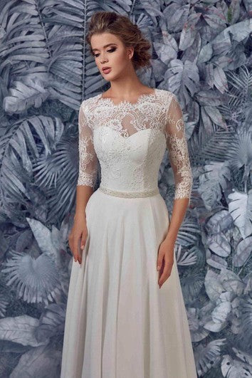 Robe de mariée trapèze en mousseline et dentelle à manches 3/4