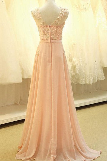 Šaty áčkového střihu bez rukávů z dlouhého šifónu s krajkovými aplikacemi