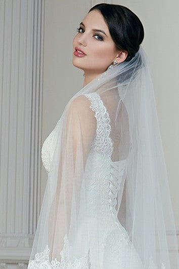 Trompetenförmiges bodenlanges V-Ausschnitt-Ärmelloses Spitzenkleid mit Korsett-Rücken und Perlenbesatz