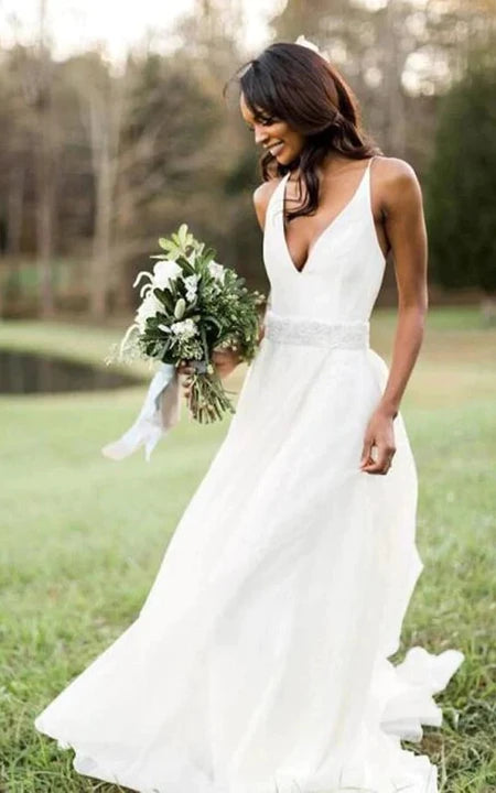 Neformální šifónové svatební šaty s výstřihem do V, korzetem s korálky a áčkovou sukní