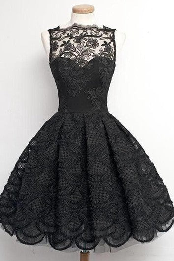 Krátké krajkové šaty bez rukávů s vysokým límcem