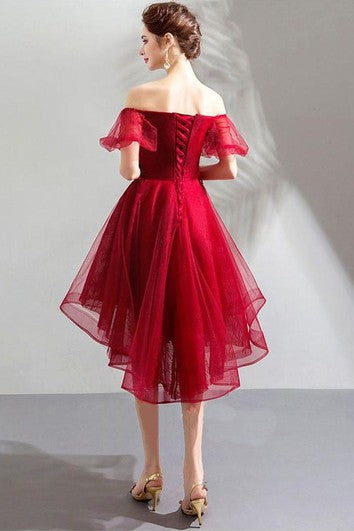 Šaty bez ramínek s krátkým rukávem, vysokým a nízkým střihem a korzetovým zadním dílem