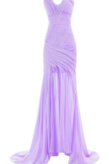 Svatební šaty s vlečkou, řasením a korálkováním