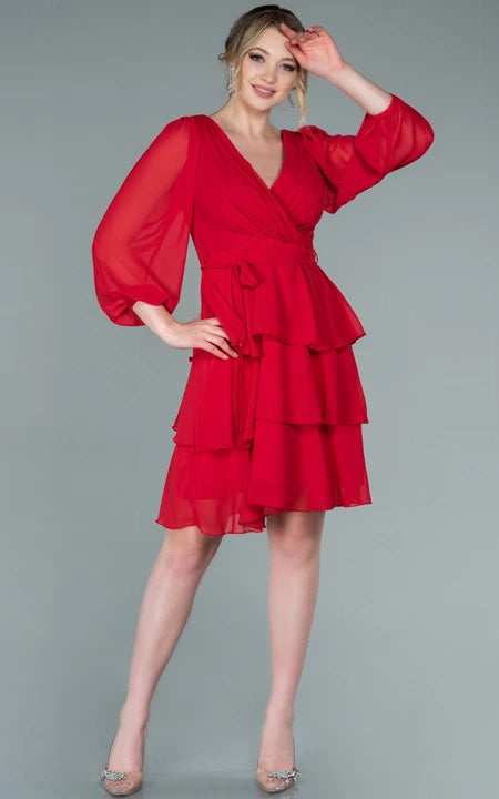 Roztomilé šaty na ples s dlouhým rukávem z šifonu, krátké, s vrstvenou sukní a výstřihem do V