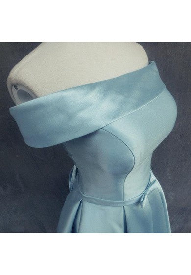 Vestido de satén corto fuera de hombro con arco