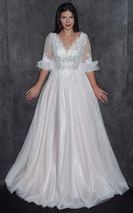 Robe de mariée trapèze à manches mi-longues et col en V avec appliques en dentelle