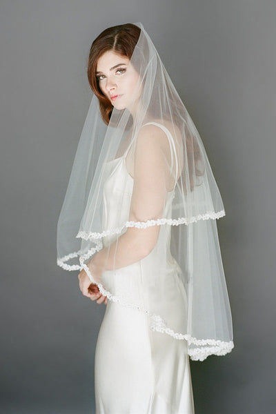 Fingertip Length Lace Applique Tulle Wedding Veil