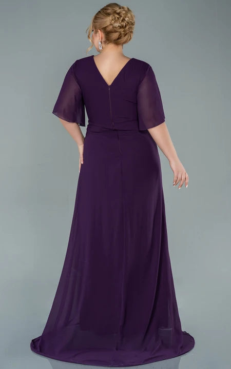 Elegantes, halbärmeliges Empire-Kleid aus Chiffon mit V-Ausschnitt und Schlitz vorn in Übergröße
