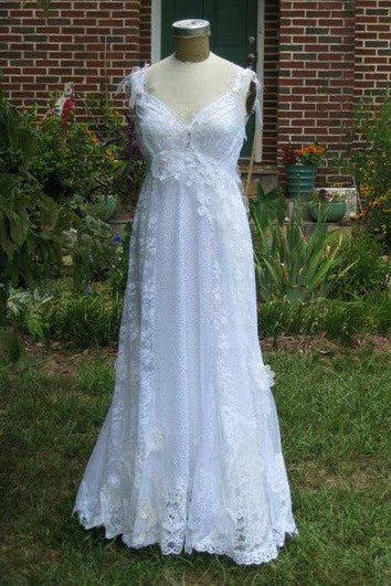 V-Neck Sleeveless A-Line Hippie Lace Wedding Dress With Bow