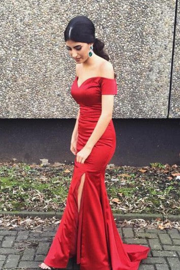 Moderní plesové šaty mořská panna s odhalenými rameny a rozparkem vpředu